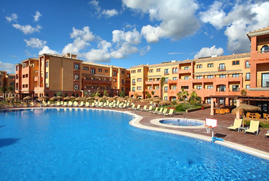 Piscina exterior — Hotel Barceló Punta Umbría